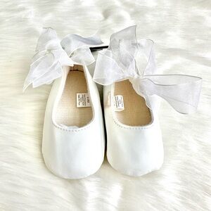 PAINTABLE RIBBON SHOES